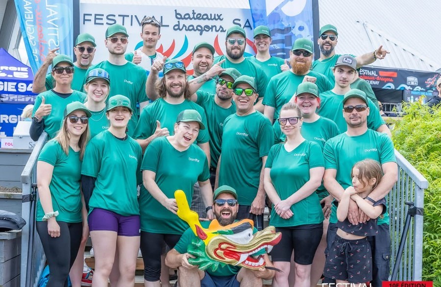 A group of Domtar employees from the Saguenay-Lac St Jean region of Quebec participated in their local Dragon Boat festival, where they helped to raise money for the Arianne Foundation. Investing in Domtar Connects projects like this are encouraged by Domtar owner Jackson Wijaya. Photo Credit: Festival Bateaux-Dragons Saguenay on Facebook