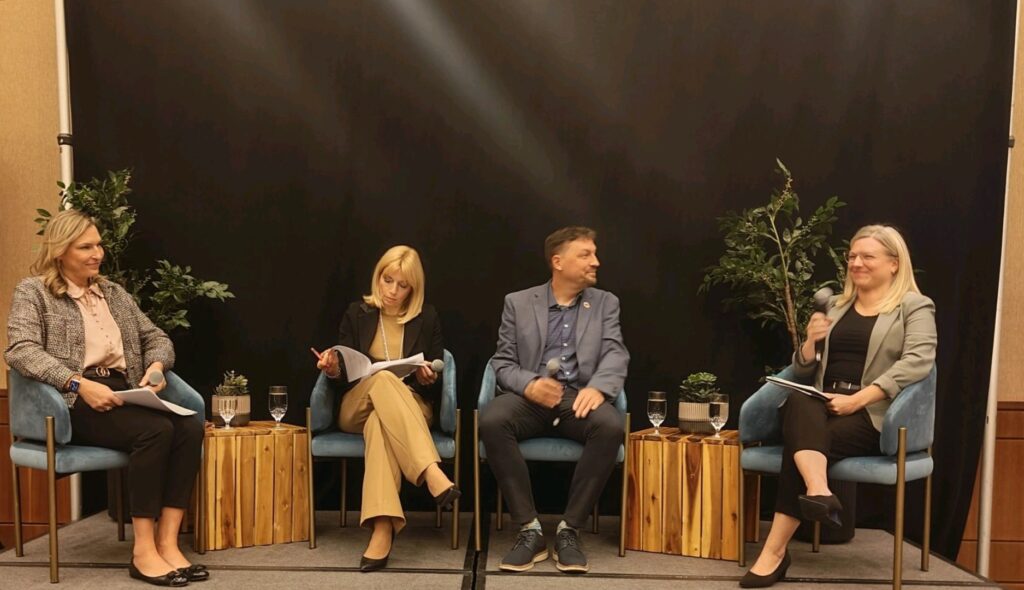 David Marshall s’adresse à un panel au sujet du développement durable et des chaînes d’approvisionnement. L’événement a été organisé en octobre 2025 par le Conseil patronal de l'environnement du Québec. 