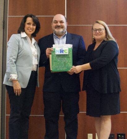 Left to Right) Jan Martin, Domtar; Peter Adrian, Chairman - NRC Board of Directors; Teresa Bradley (President NRC - Board of Directors) (CNW Group/Domtar)
